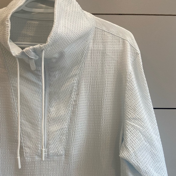 Lululemon Pack Light Pullover - Picture 3 of 8